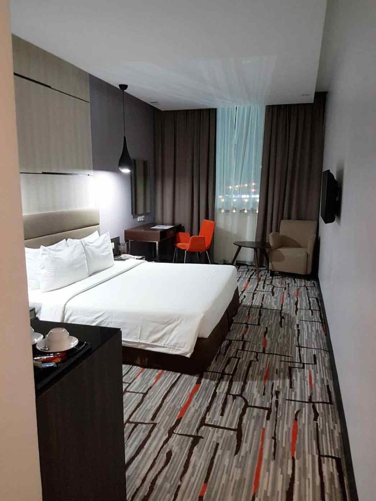 promenade-hotel room